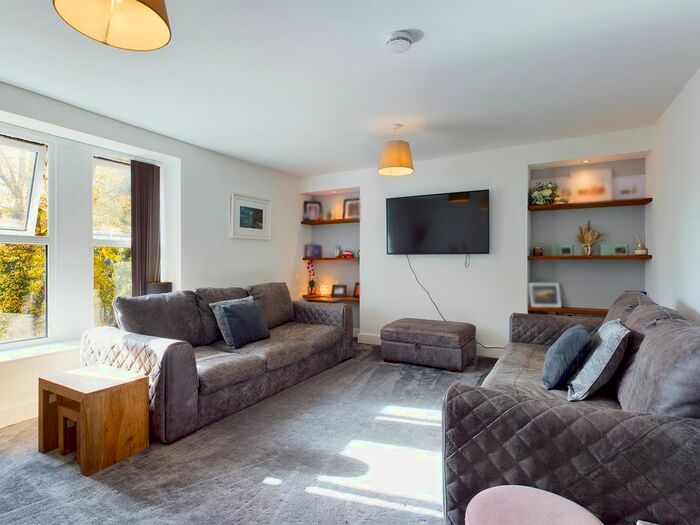 2 Bedroom Flat To Rent In St James Crescent, Uplands, Swansea, SA1