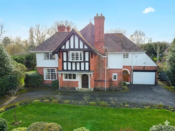 4 Bedroom Detached House For Sale In Newland Park, Hull, HU5