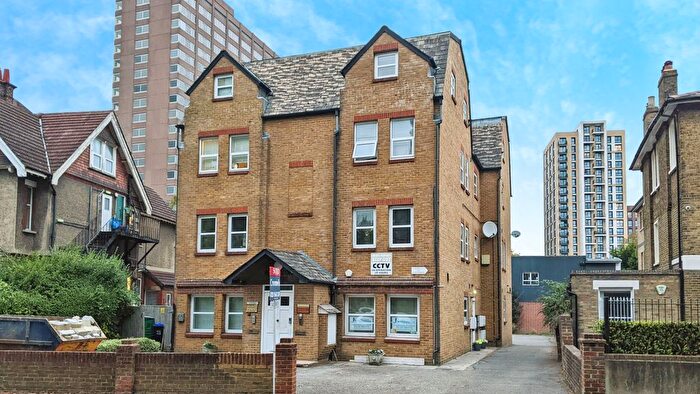 1 Bedroom Flat To Rent In Cedar Road, Sutton, SM2