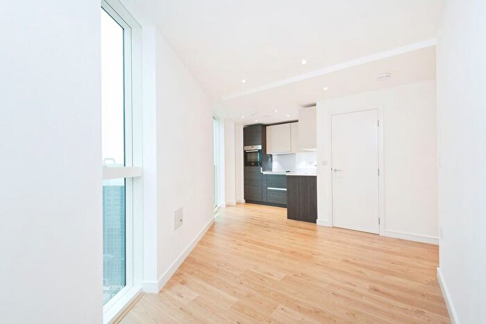 1 Bedroom Flat For Sale In .Pinnacle Apartments, Croydon, CR0