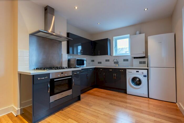 2 Bedroom Flat To Rent In South Ealing Road, London, W5