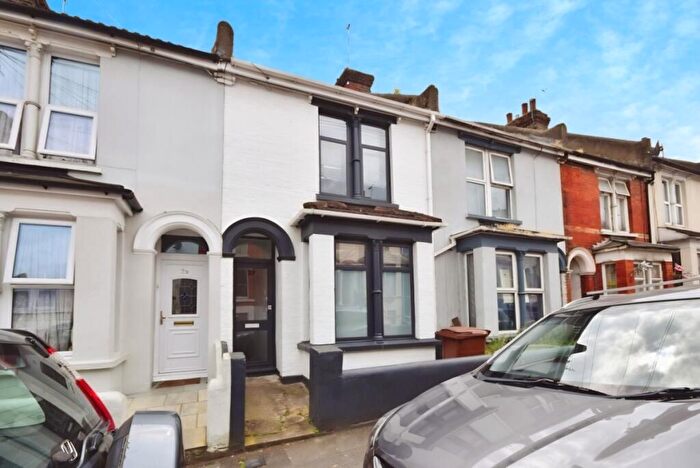 3 Bedroom Terraced House To Rent In Castle Avenue, Rochester, ME1