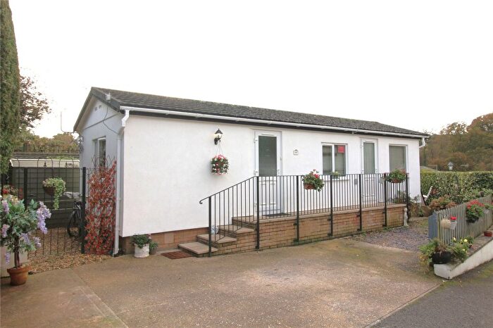 1 Bedroom Mobile/park Home For Sale In Bashley Cross Road, New Milton, Hampshire, BH25
