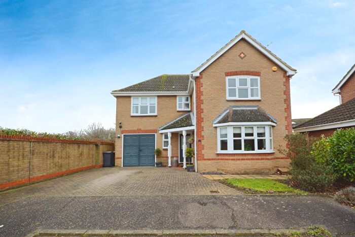 4 Bedroom Detached House For Sale In Pavitt Meadow, Galleywood, Chelmsford, CM2