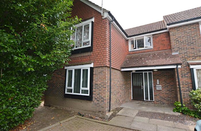 Studio To Rent In Elmley Close, Beckton, London, E6