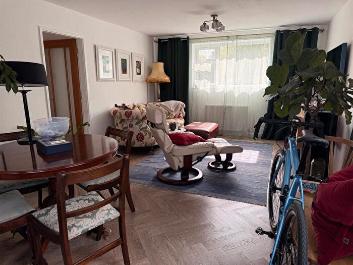 2 Bedroom Apartment For Sale In Brookhurst Court, Beverley Road, Leamington Spa, CV32