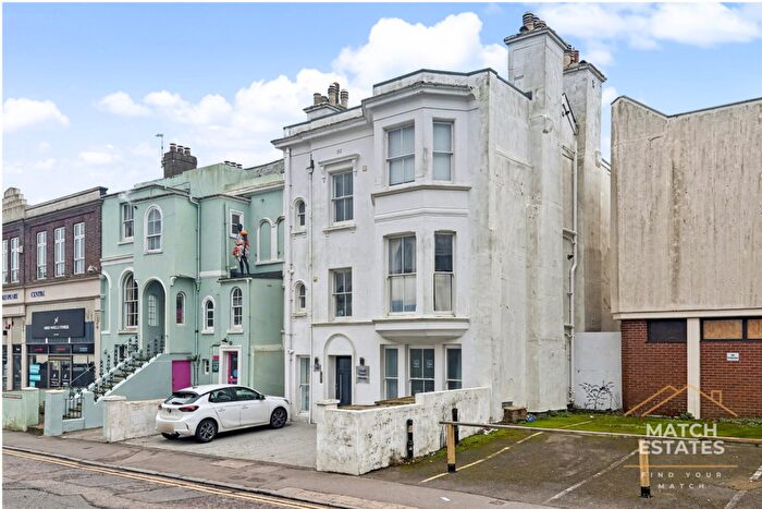 1 Bedroom Flat For Sale In Sandgate Road, Folkestone, Kent, CT20
