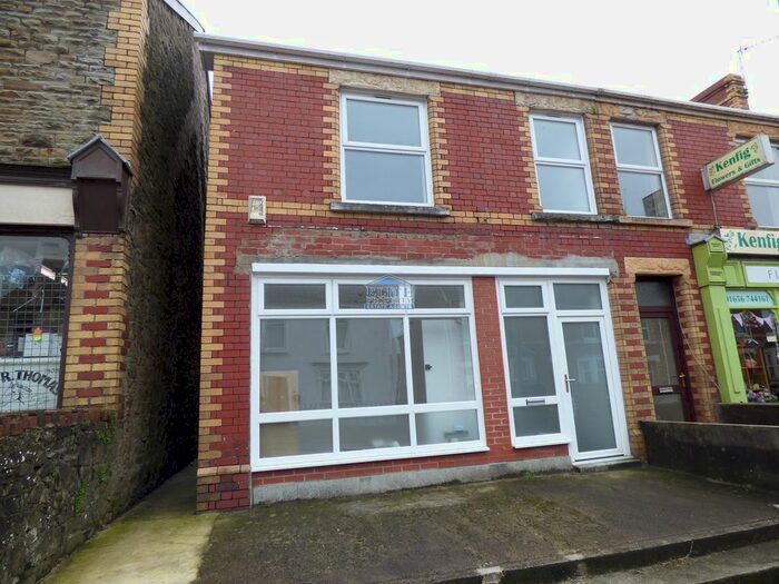 2 Bedroom Flat To Rent In Commercial Street, Kenfig Hill, Bridgend., CF33