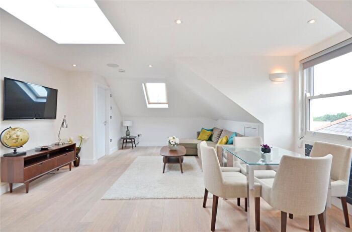 2 Bedroom Flat To Rent In Shoot Up Hill, Kilburn, NW2