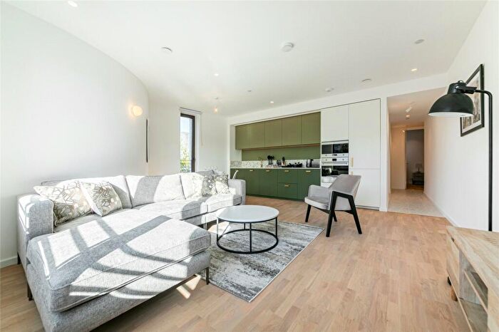 2 Bedroom Apartment To Rent In Haverstock Hill, London, NW3