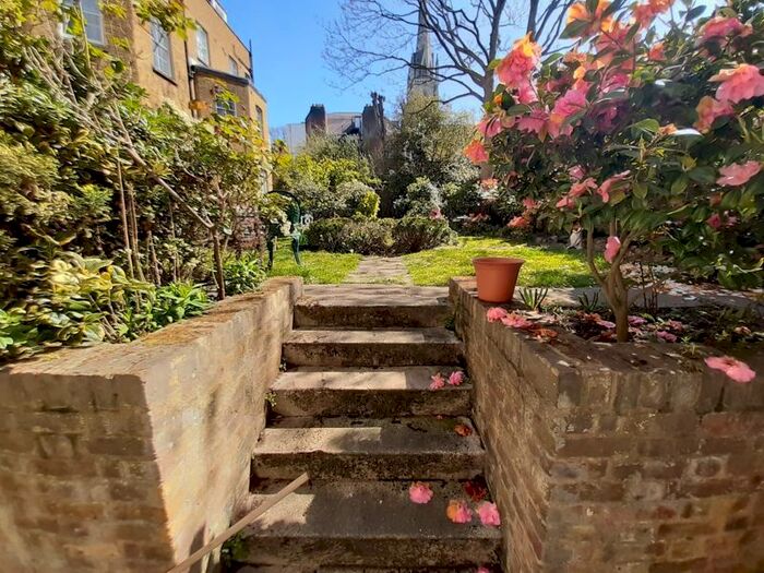 1 Bedroom Flat To Rent In Mays Court, Crooms Hill, Greenwich, SE10
