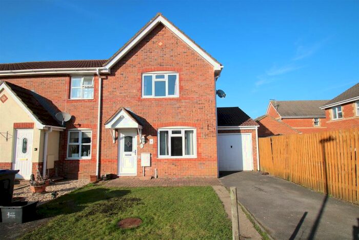 3 Bedroom End Of Terrace House To Rent In Daisy Close, Melksham, SN12