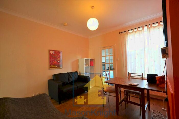 4 Bedroom Terraced House To Rent In Milner Road, Selly Oak, Birmingham, B29