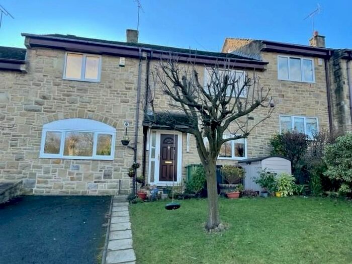 3 Bedroom Mews House To Rent In East Causeway Crescent, Adel. Leeds, LS16