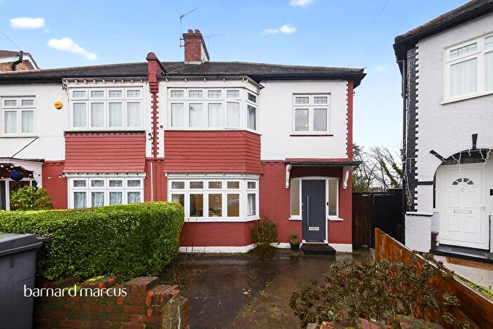 3 Bedroom Semi Detached House For Sale In Fernwood Crescent, London, N20