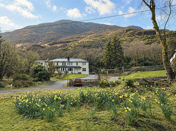 5 Bedroom Semi-Detached House For Sale In Garbhein Road, Kinlochleven, PH50