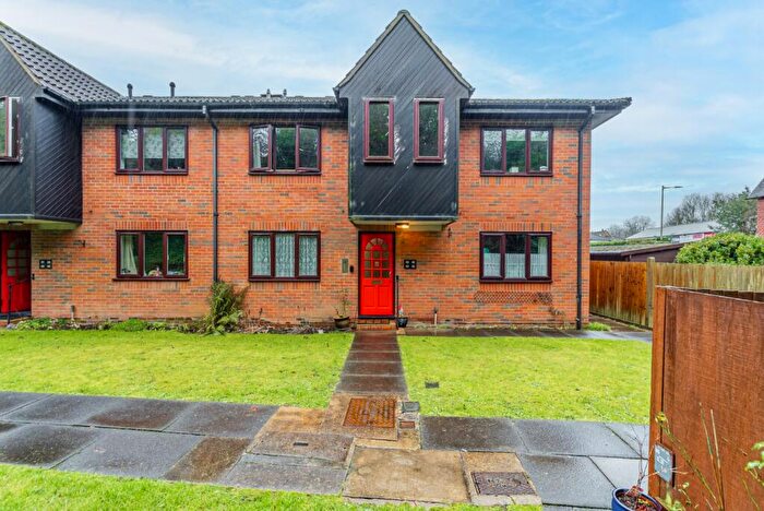 1 Bedroom Apartment For Sale In The Beeches, Park Street, St. Albans, Hertfordshire, AL2