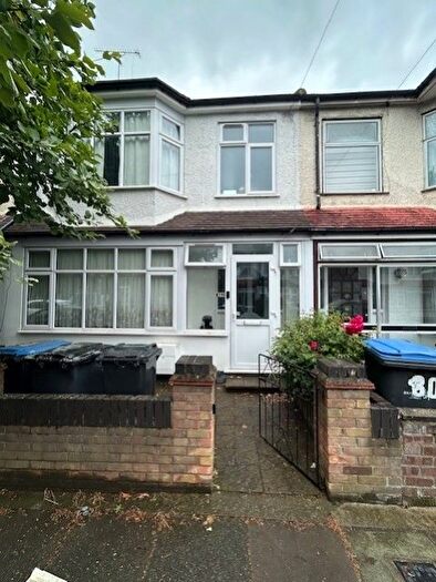 1 Bedroom Terraced House To Rent In Branksome Avenue, London, N18