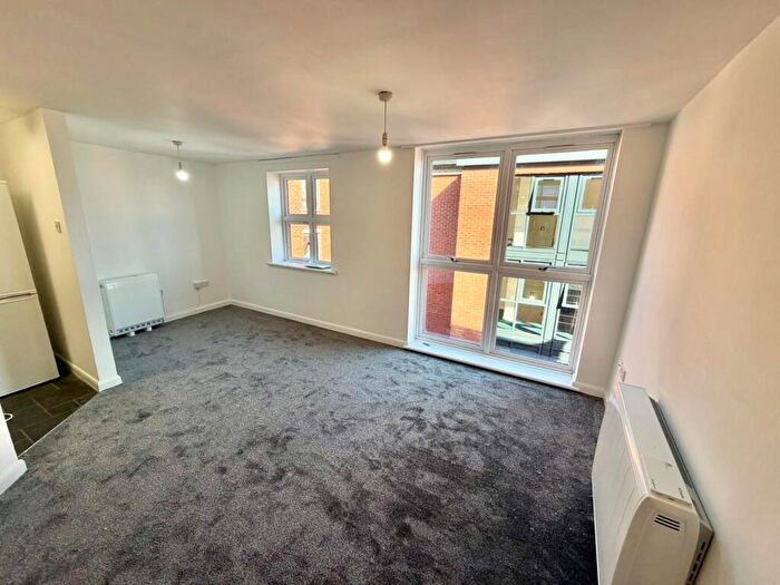 1 Bedroom Apartment To Rent In Trivett Square, Nottingham, NG1