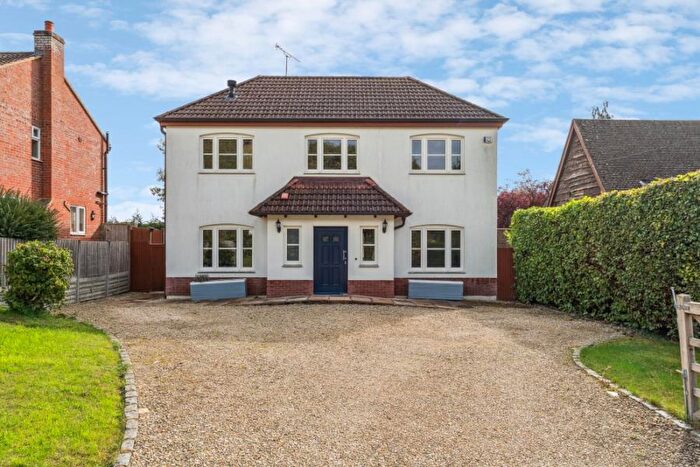 4 Bedroom Detached House To Rent In Penn Street, HP7
