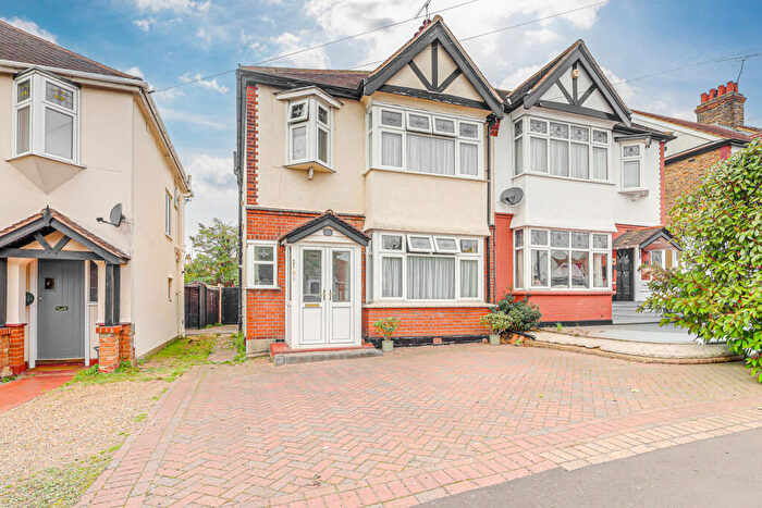 3 Bedroom Semi-Detached House For Sale In Highfield Gardens, Westcliff-on-sea, SS0