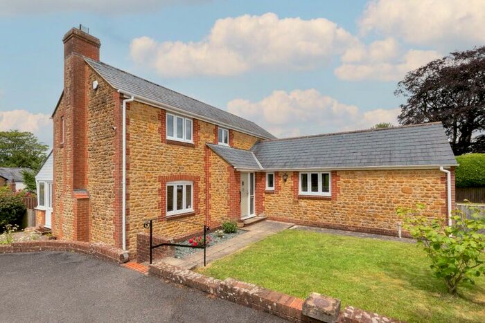3 Bedroom Detached House For Sale In Park Avenue, Castle Cary, Somerset, BA7