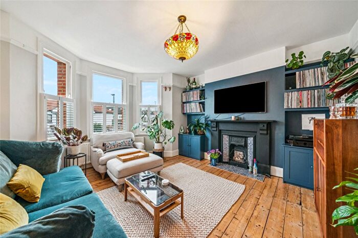2 Bedroom Flat For Sale In Marius Road, SW17