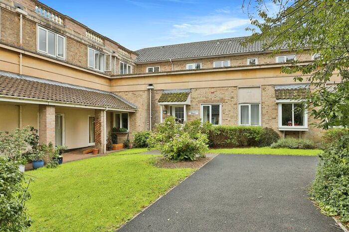 1 Bedroom Flat For Sale In Keswick Hall, Keswick, Norwich, NR4