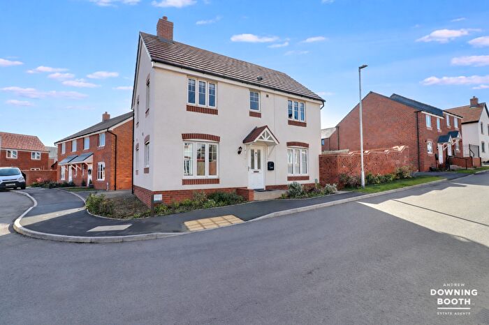 3 Bedroom Detached House For Sale In Child Close, Lichfield, WS14