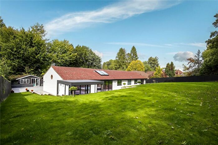 4 Bedroom Bungalow For Sale In Village Street, Thruxton, Andover, Hampshire, SP11