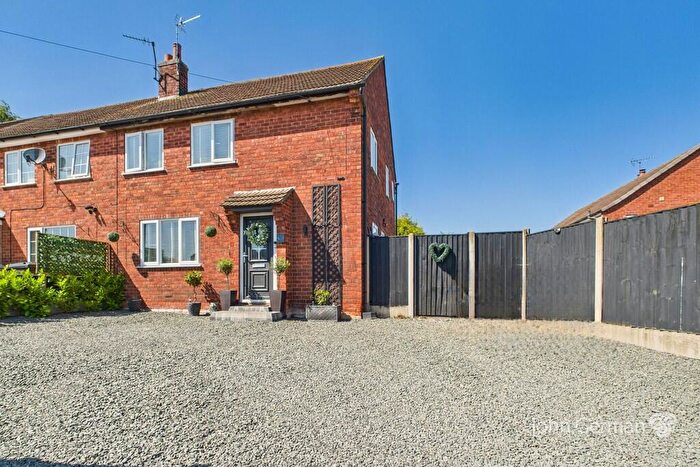3 Bedroom Semi-Detached House For Sale In Hawthorn Crescent, Findern, DE65