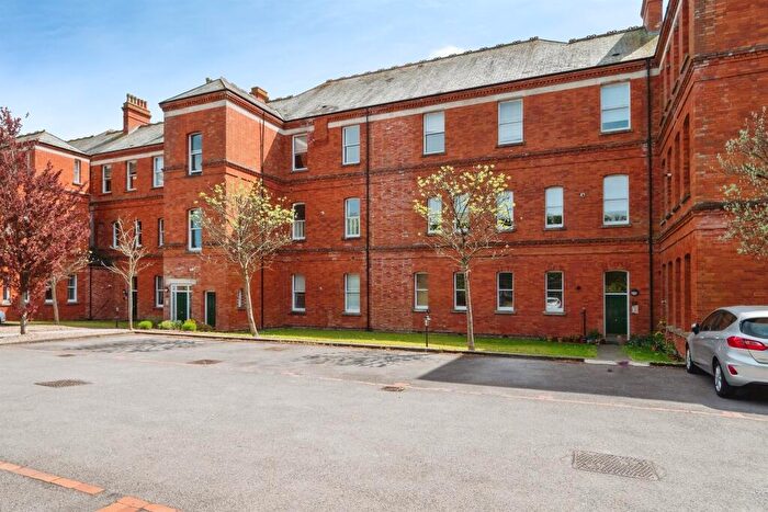 2 Bedroom Flat For Sale In Sherren Avenue, Charlton Down, Dorchester, DT2