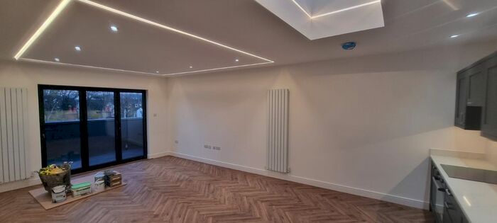 2 Bedroom Flat To Rent In South End, Croydon, CR0