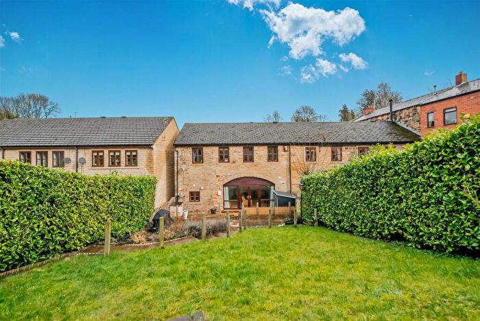 4 Bedroom Mews For Sale In New Lane, Drighlington, Bradford, BD11