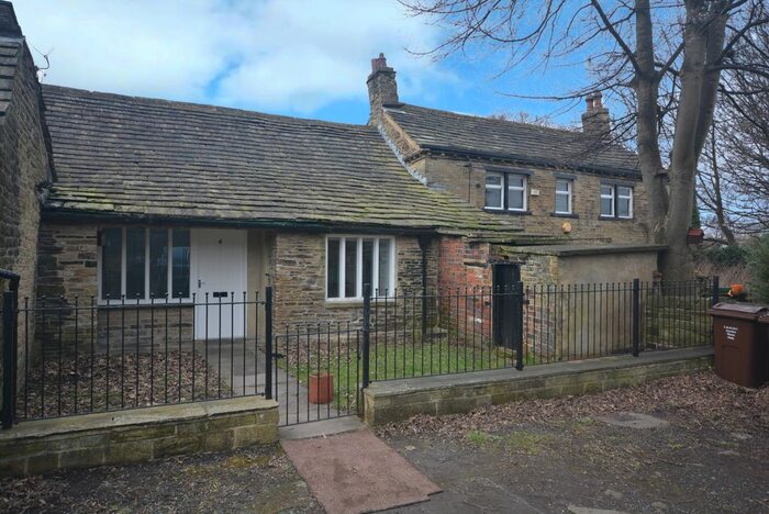 2 Bedroom Bungalow To Rent In Little Horton Green, Bradford, West Yorkshire, BD5