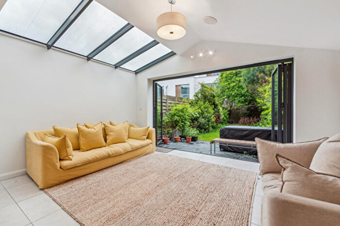 4 Bedroom Terraced House To Rent In Highbury Hill, Highbury, N5