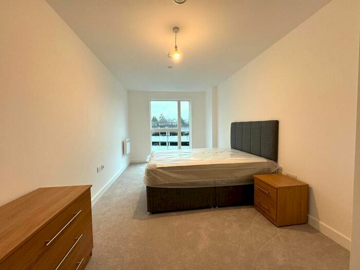 1 Bedroom Flat To Rent In Market Street, Bracknell, RG12