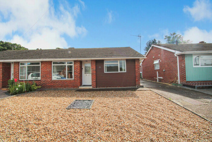 2 Bedroom Semi-Detached Bungalow For Sale In Beverley Heights, Southampton, SO18