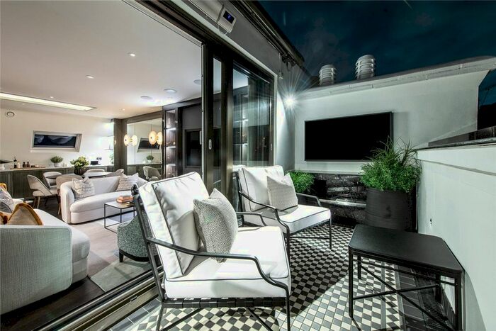 3 Bedroom Flat To Rent In Prince Of Wales Terrace, London, W8