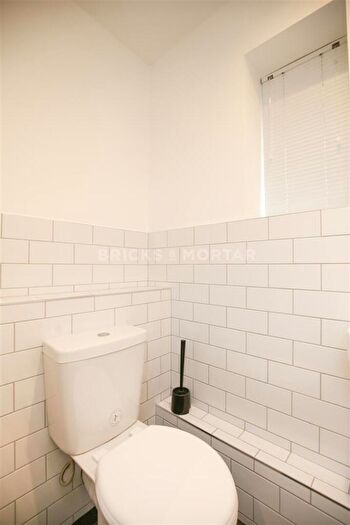 5 Bedroom Apartment To Rent In (£pppw) Westgate Road, City Centre, Newcastle Upon Tyne, NE4