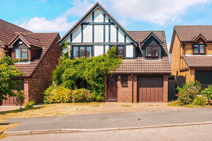 4 Bedroom House To Rent In Fox Dene, Godalming, GU7