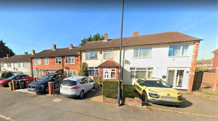 3 Bedroom Property To Rent In Doddsfield Road, Slough, SL2