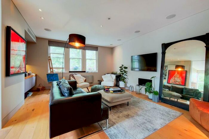 2 Bedroom Maisonette To Rent In Elm Park Gardens, Chelsea, London, SW10