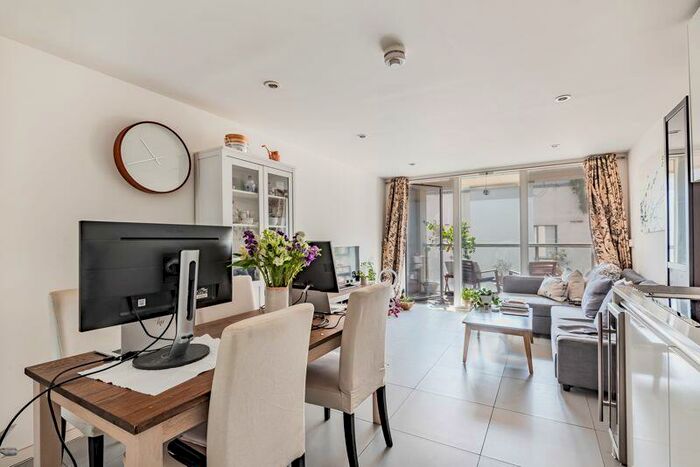 1 Bedroom Apartment To Rent In Dance Square, Islington, EC1V