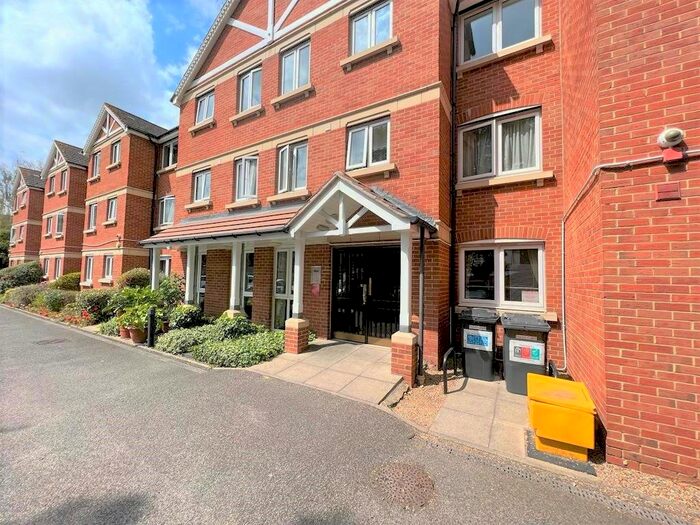 2 Bedroom Flat To Rent In Morland Road, Ilford, IG1