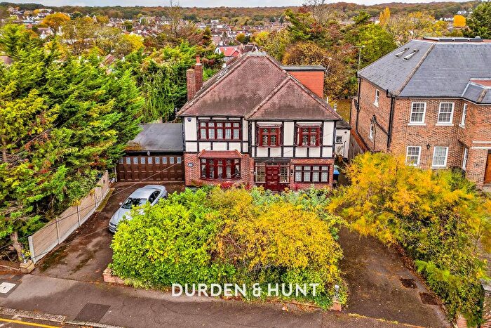 5 Bedroom Detached House For Sale In Spareleaze Hill, Loughton, IG10