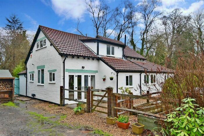 3 Bedroom Cottage For Sale In Heather Way, Felbridge, West Sussex, RH19