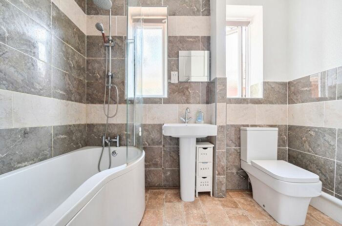 4 Bedroom Detached Bungalow For Sale In Torquay Road, Paignton, Devon, TQ3