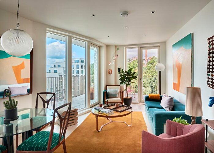 2 Bedroom Apartment For Sale In Shoreline Crescent, Folkestone, CT20