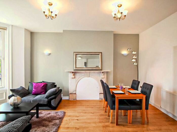 2 Bedroom Flat To Rent In Apt, East Parade #, HG1